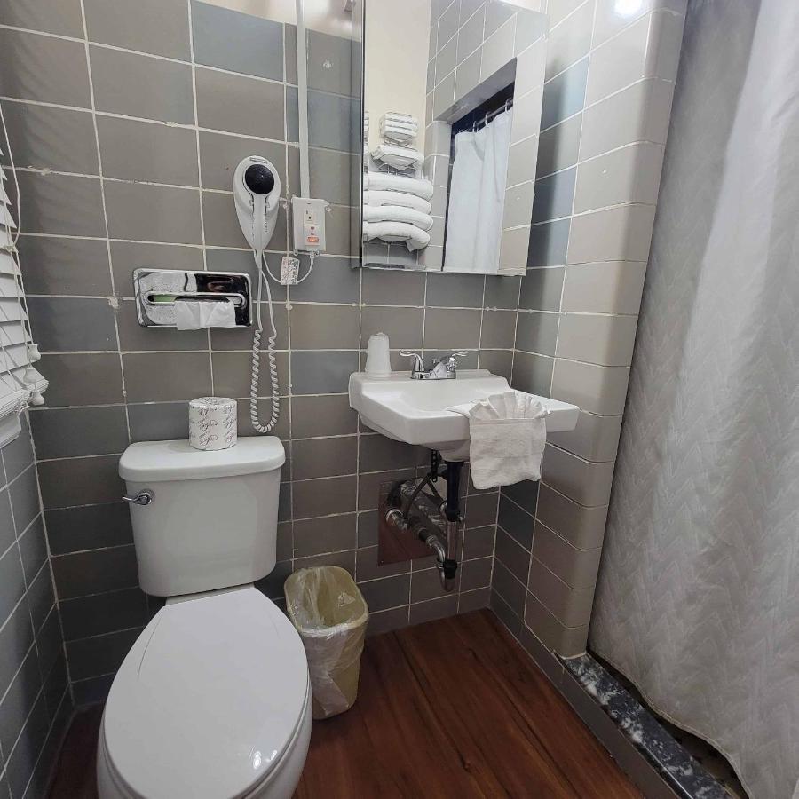 Early American Motel Aurora Екстер'єр фото