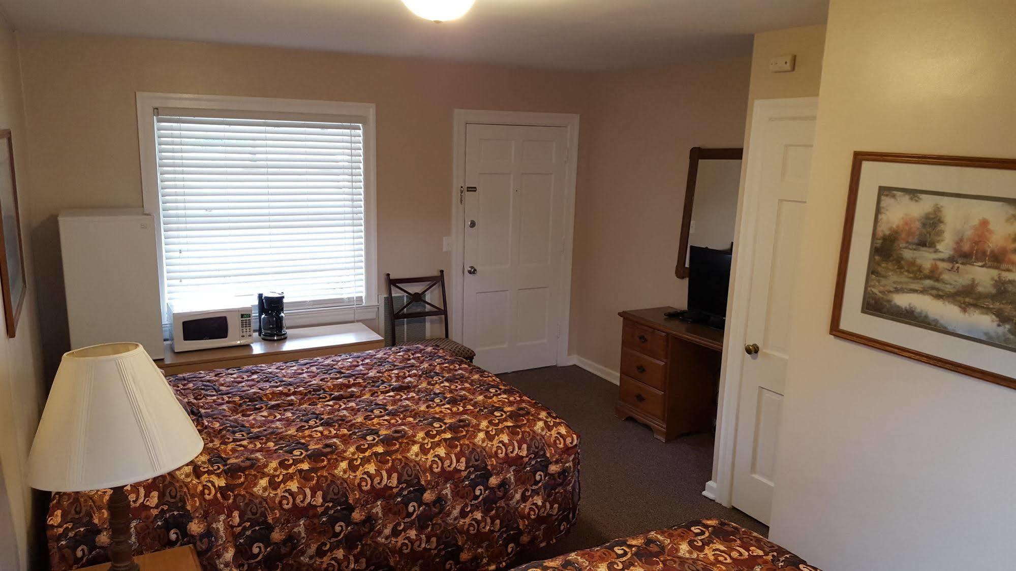 Early American Motel Aurora Екстер'єр фото